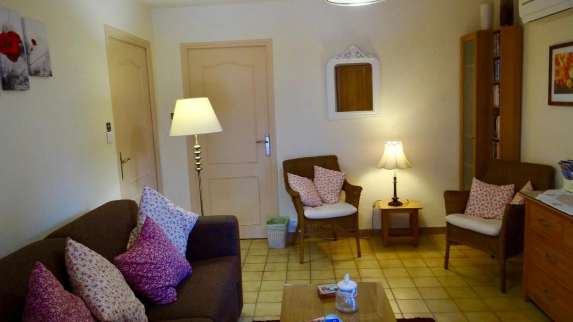 Gite L'Escapade Saint-Saturnin-lès-Apt Exterior photo